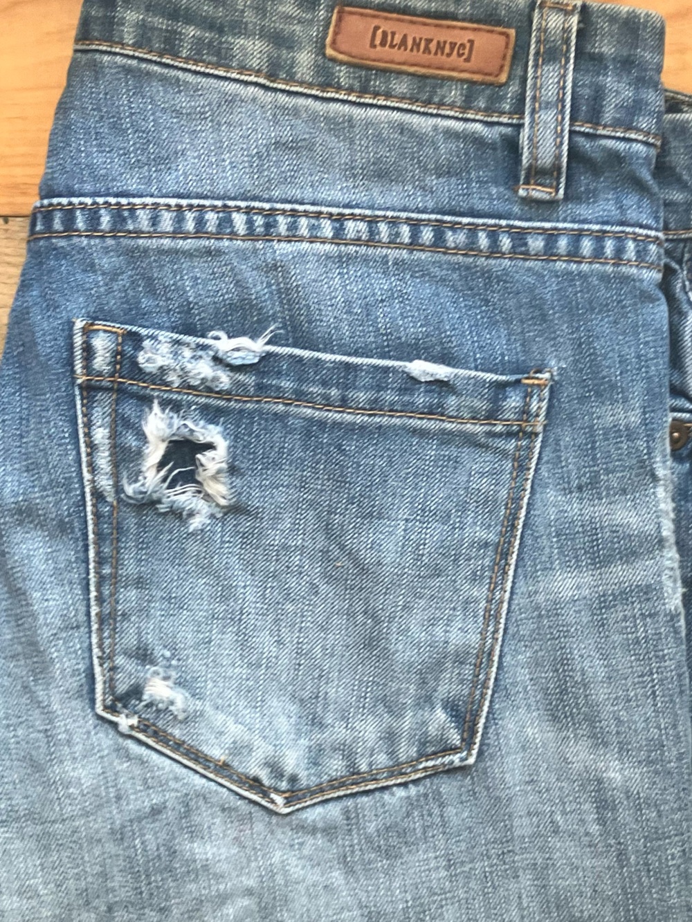 Blank NYC Straight Leg Distressed Jeans Mid Midrise 29x29